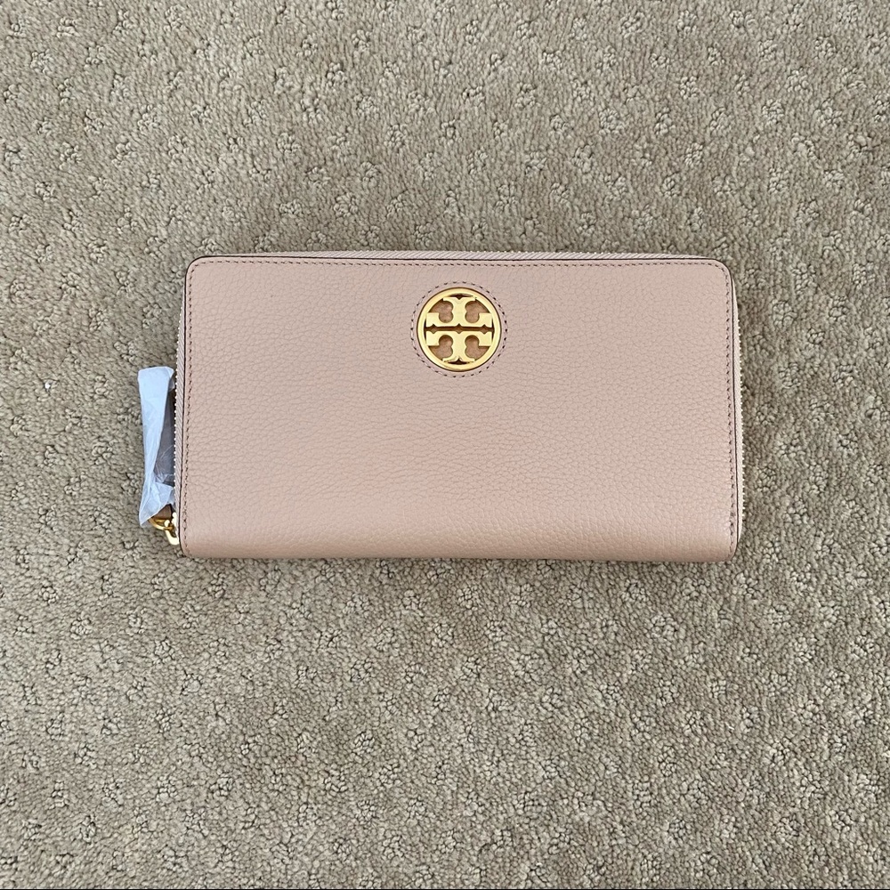NEW tan wallet by Tory Burch
